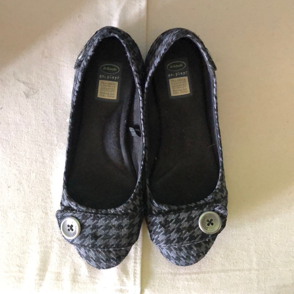 Dr. Scholl’s black and gray flats